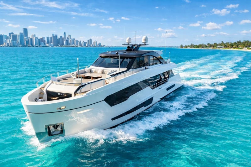 Make Big Happen 95' Ocean Alexander — private yacht charter in Miami