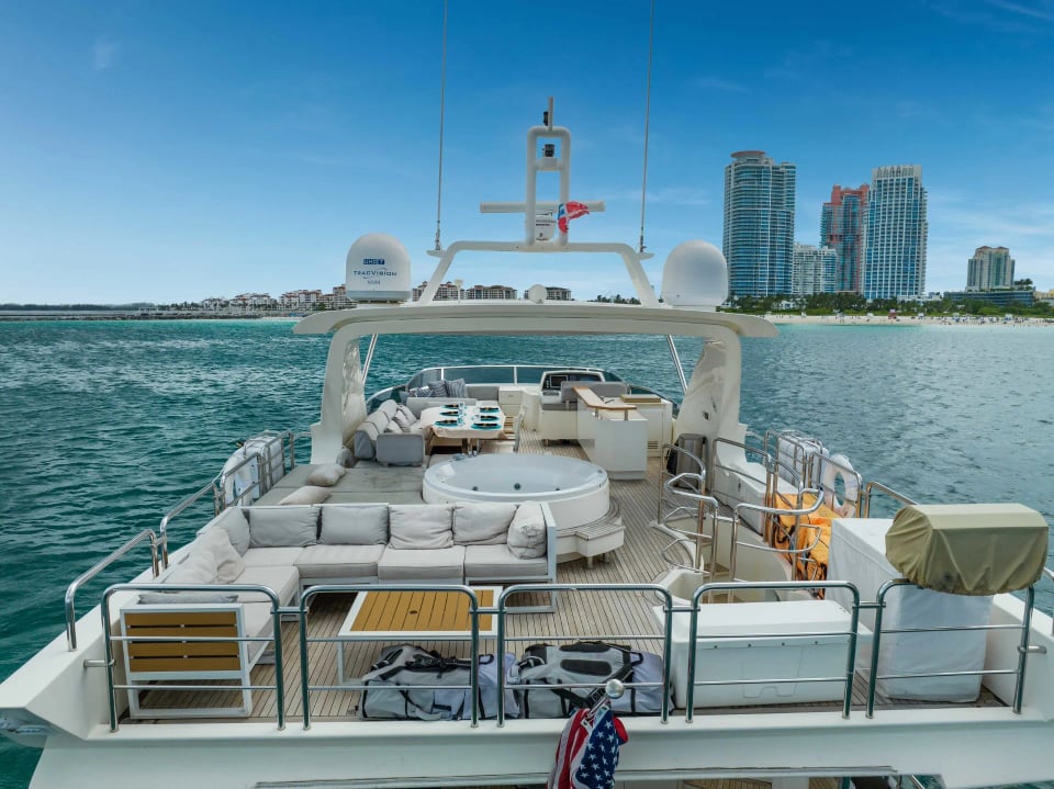 Sky — 84' yacht Azimut for charter in Miami