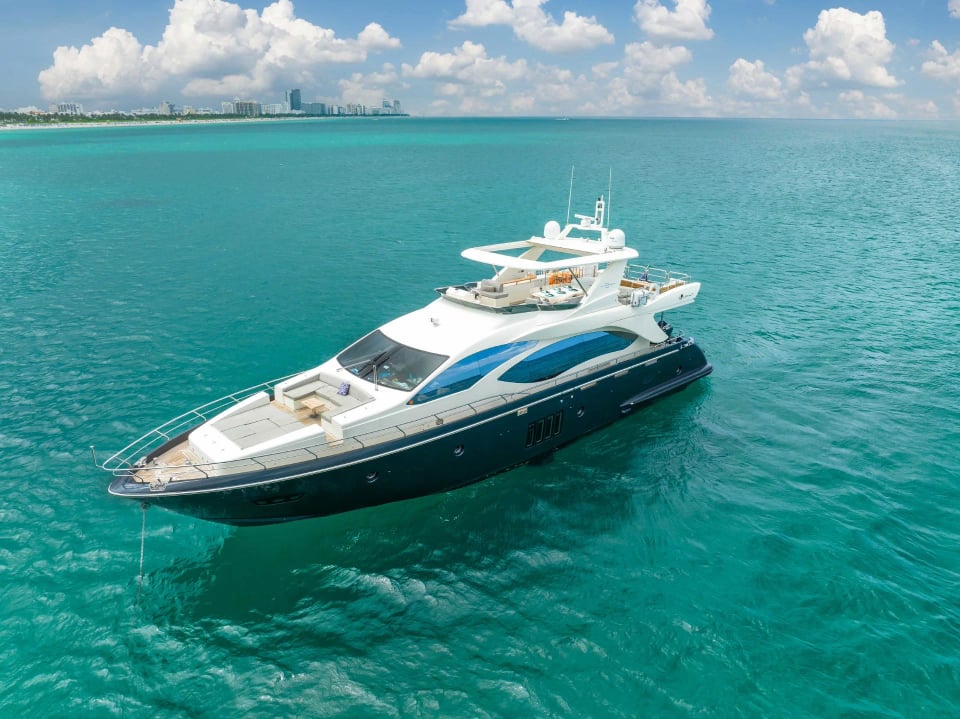 Sky — 84' yacht Azimut for charter in Miami