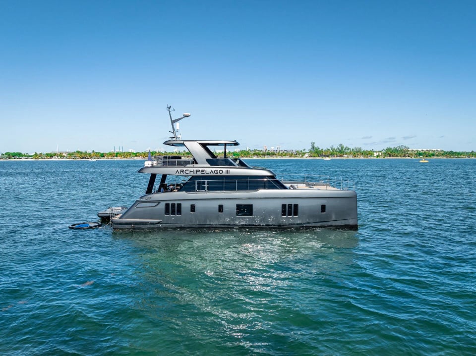Archipelago III — 70' yacht Sunreef for charter in Miami