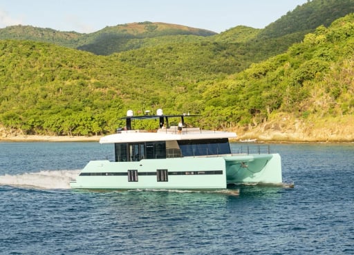 Power Cat — 70' yacht Sunreef for charter in Miami