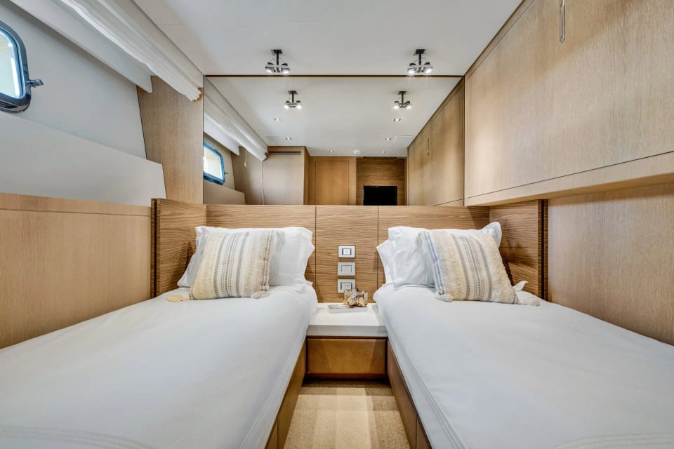 Astonish — 97' yacht San Lorenzo for charter in Miami