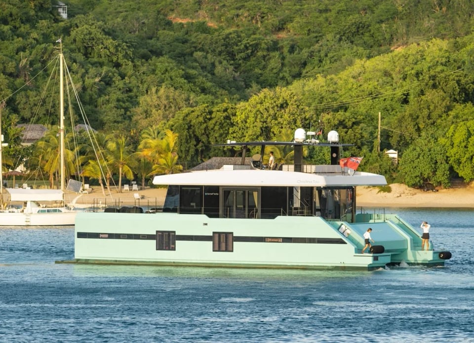 Power Cat — 70' yacht Sunreef for charter in Miami